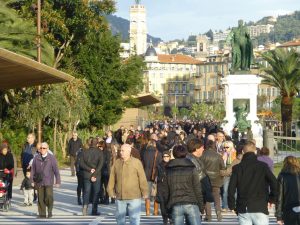 « Le promeneur devient dès lors un « sujet percevant » capable de dépasser le simple usage pour entretenir une relation intelligible avec le lieu » - © Agence Péna Paysages