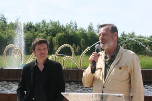 Louis Benech (à droite) et Jean-Michel Othoniel, les deux artistes du Bosquet du théâtre d’eau - © J.-F. Coffin