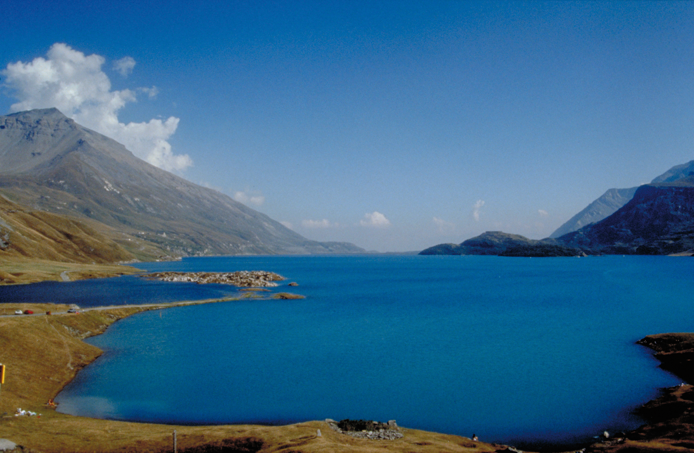 La retenue du Mont-Cenis (Savoie) est ancien lac naturel dont le niveau a été relevé par barrage artificiel en 1921 et 1971. Les sédiments de telles retenues pourraient servir à remplacer la terre végétale - © Gérard Balvay, Inra