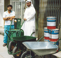 L'entreprise vend ses brouettes au Koweit  © DR