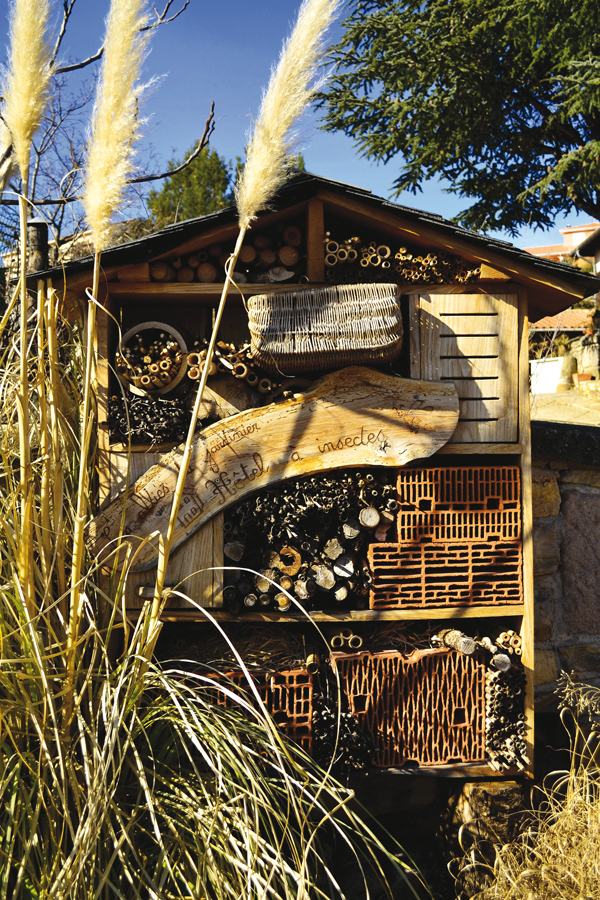 Hôtel à insectes dans le jardin d'Andrée Lebrou, lauréate 2012