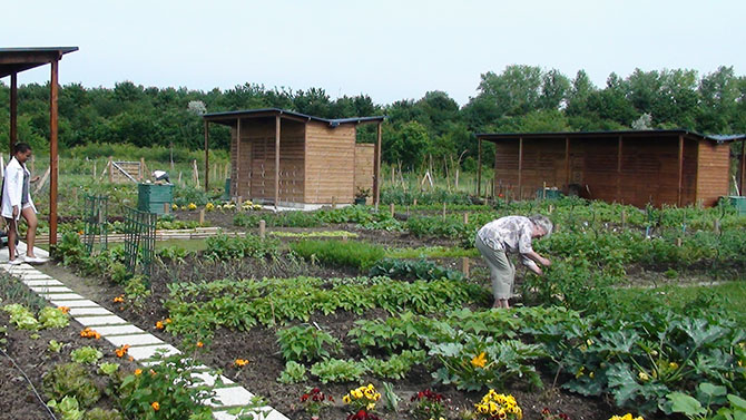 Les Jardins aux Secrets, à Courcouronnes (Essonne) © FNJFC